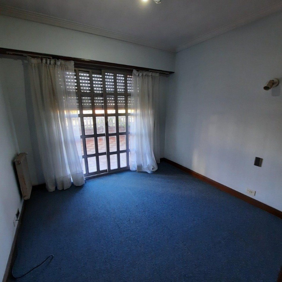 Chalet en Ph con garaje doble y parque