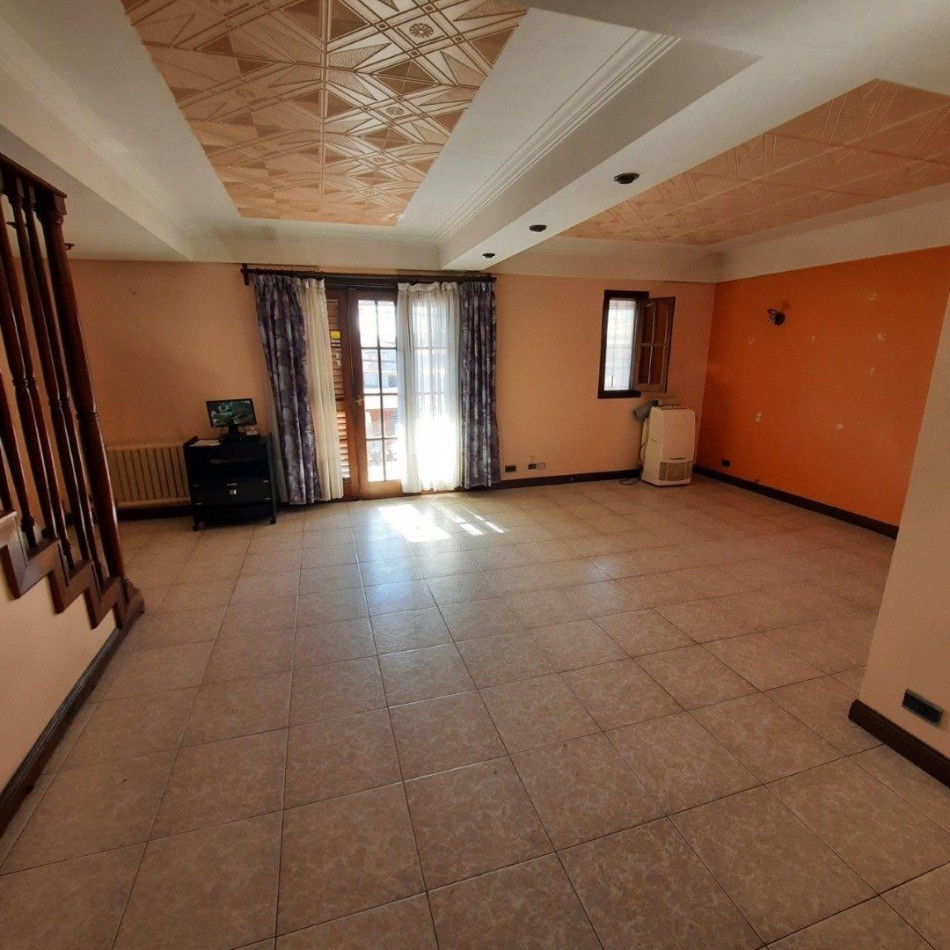 Chalet en Ph con garaje doble y parque