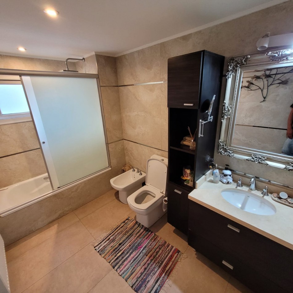 Chalet 4 ambientes reciclada en el corazon de Chauvin
