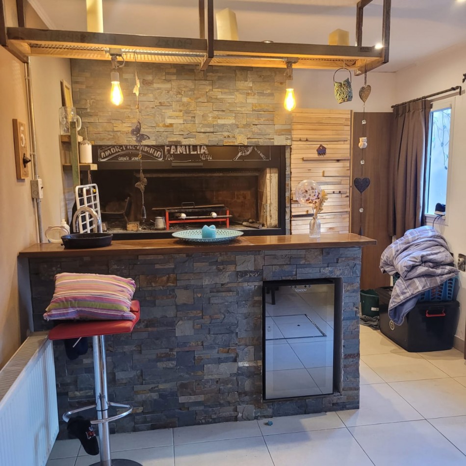 Chalet 4 ambientes reciclada en el corazon de Chauvin