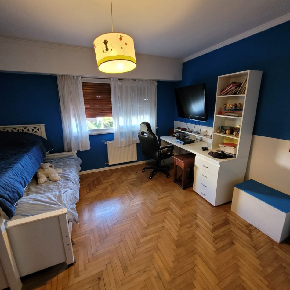 Chalet 4 ambientes reciclada en el corazon de Chauvin