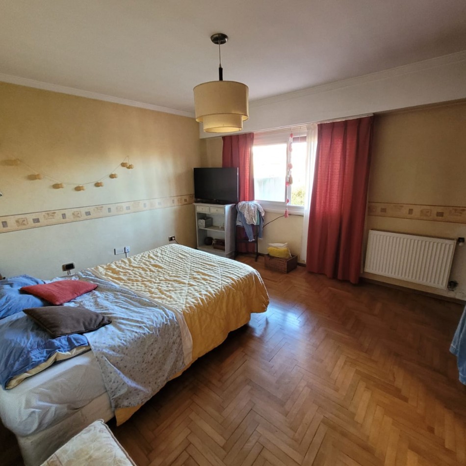 Chalet 4 ambientes reciclada en el corazon de Chauvin