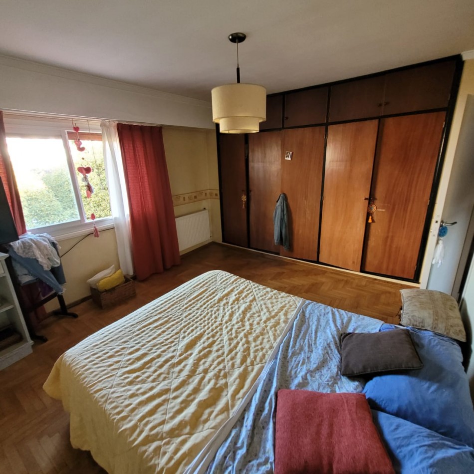 Chalet 4 ambientes reciclada en el corazon de Chauvin