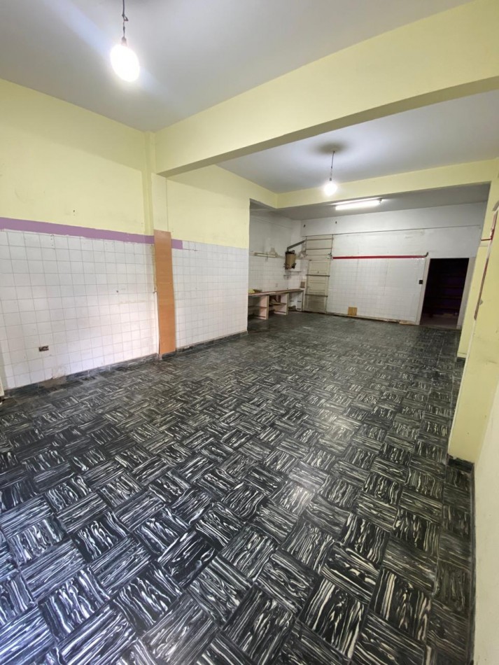 Venta local comercial sobre Av Colon
