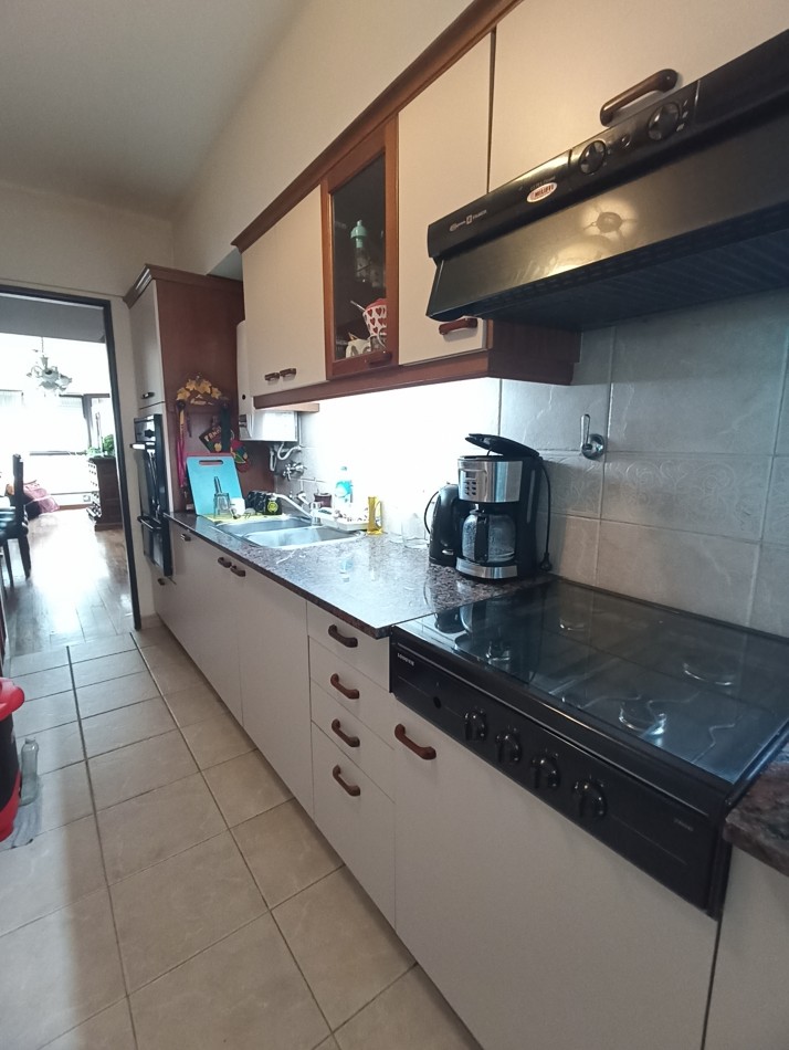 3 ambientes c/ dep. y cochera, zona Tribunales
