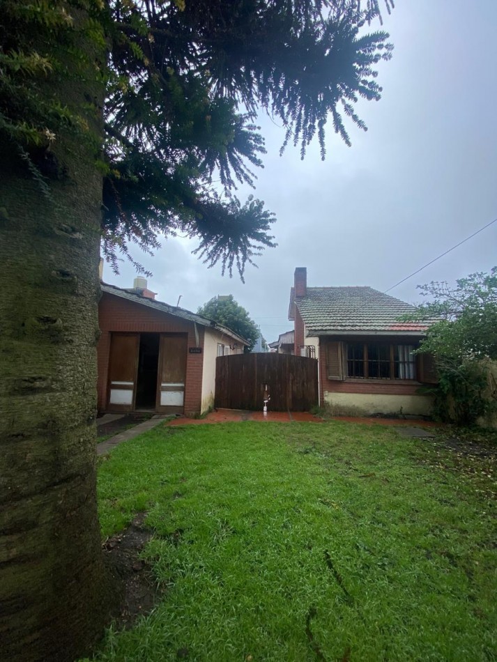 Chalet 3 ambientes con jardin y garaje, barrio Caisamar