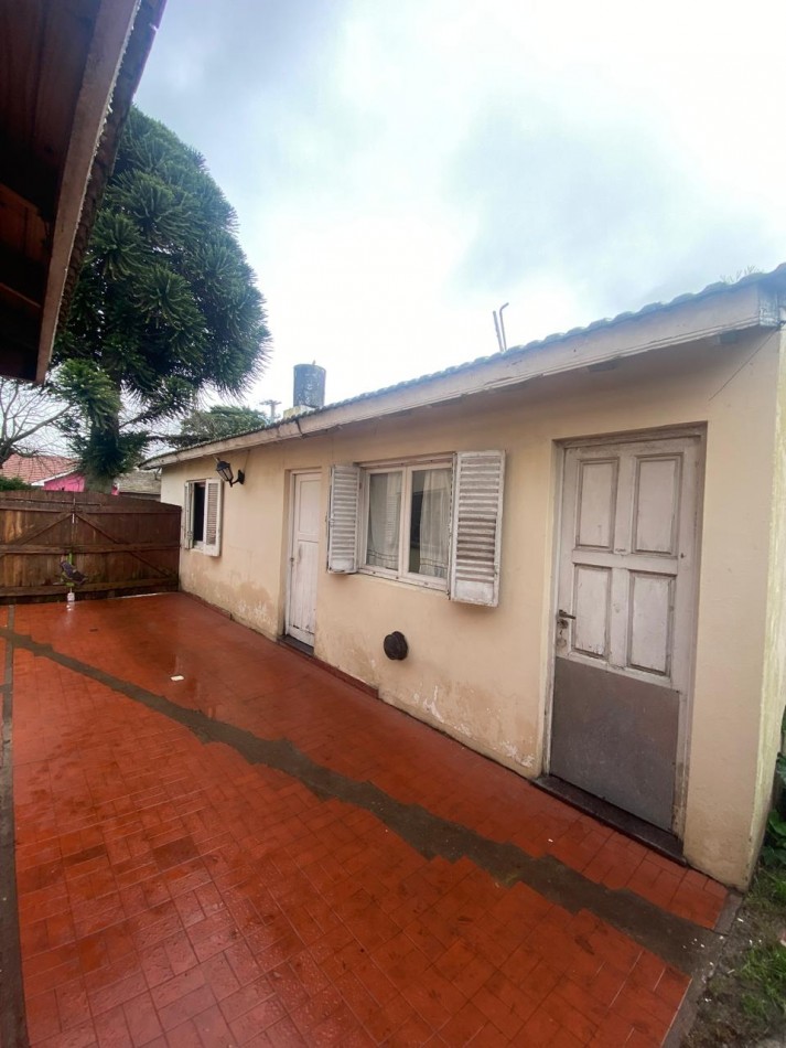 Chalet 3 ambientes con jardin y garaje, barrio Caisamar