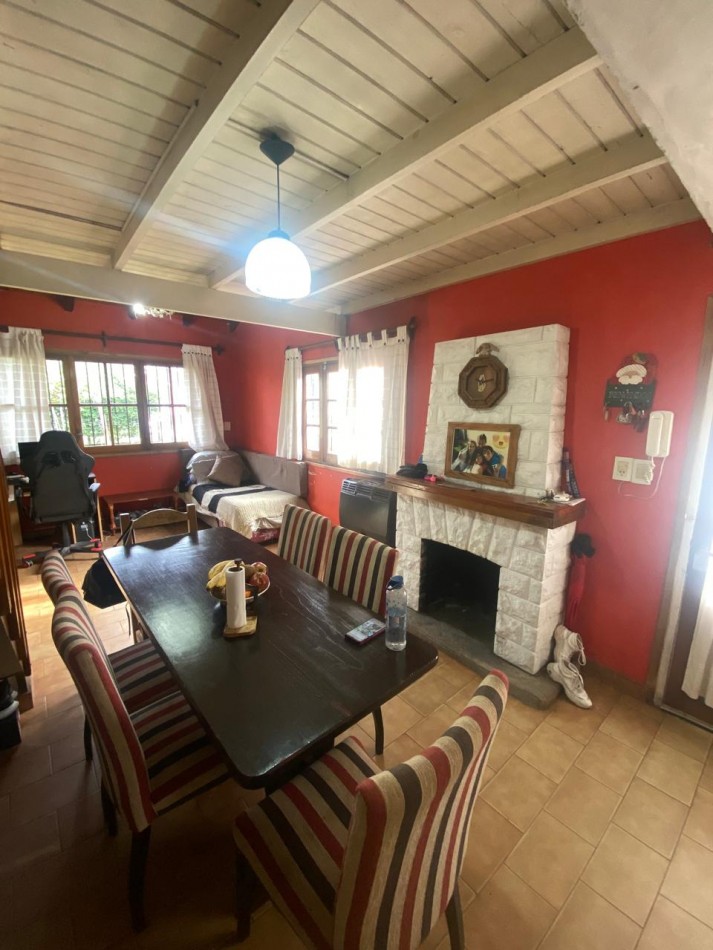 Chalet 3 ambientes con jardin y garaje, barrio Caisamar