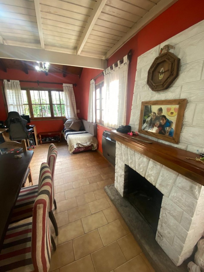 Chalet 3 ambientes con jardin y garaje, barrio Caisamar