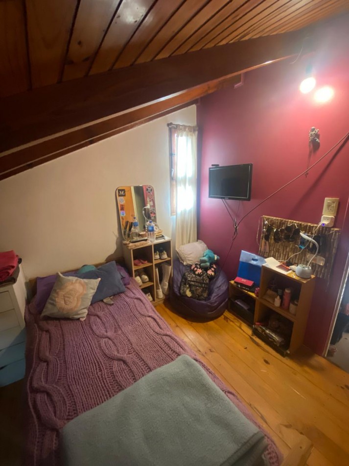 Chalet 3 ambientes con jardin y garaje, barrio Caisamar