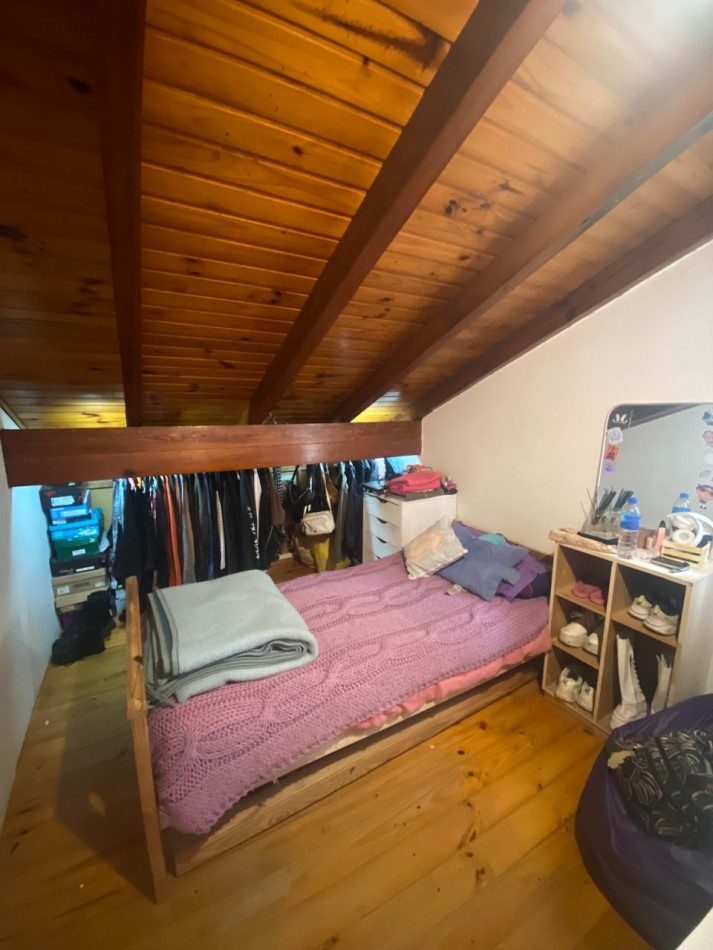 Chalet 3 ambientes con jardin y garaje, barrio Caisamar