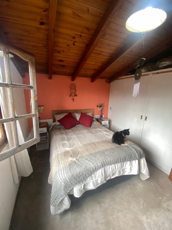 Chalet 3 ambientes con jardin y garaje, barrio Caisamar
