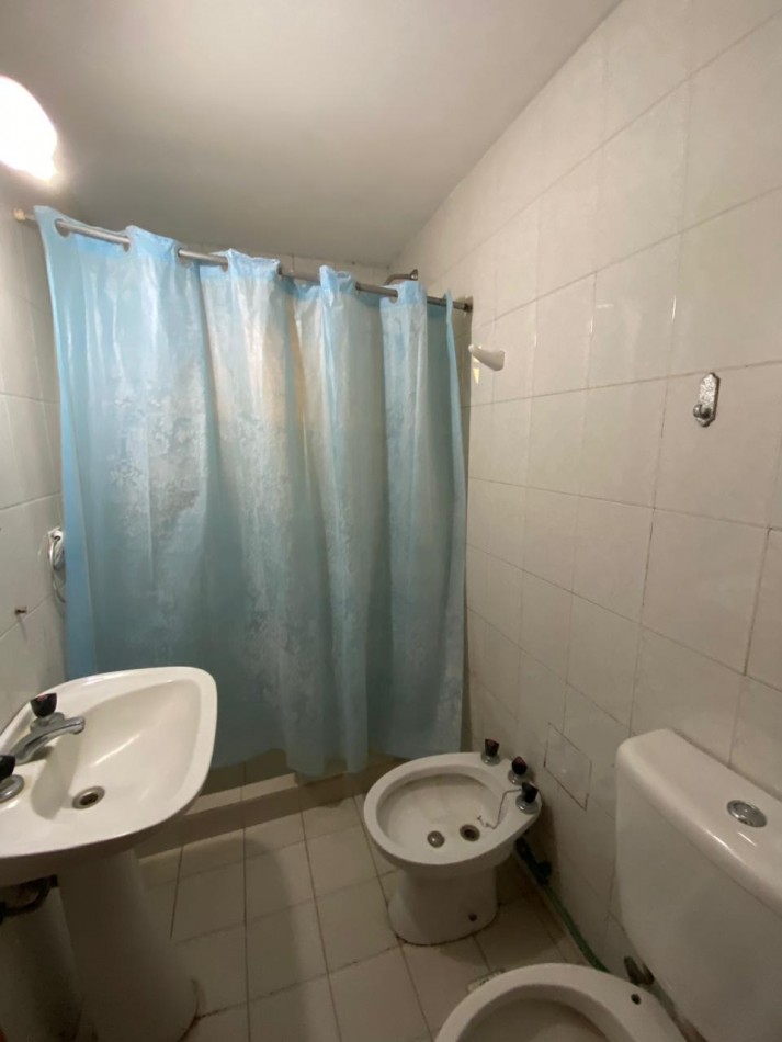 Casa 3 ambientes + departamento 2 ambientes.