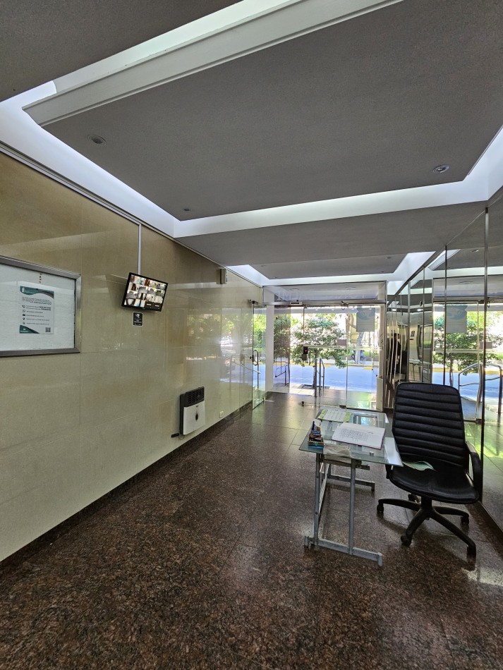 Ambiente al frente con balcon, zona Punta Iglesia