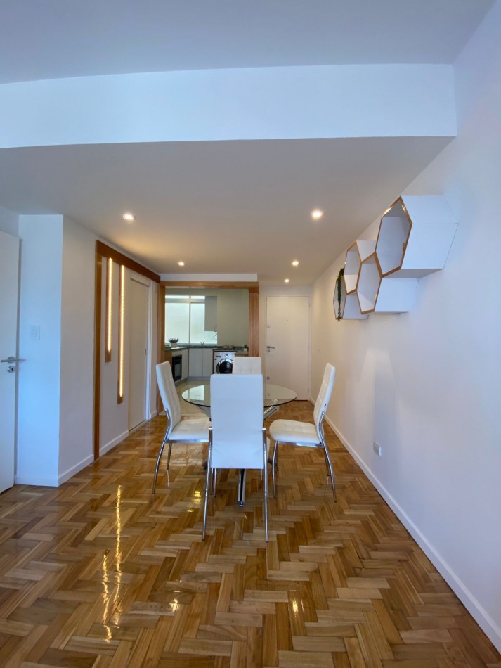 Departamento 3 ambientes a la calle con balcon RECICLADO