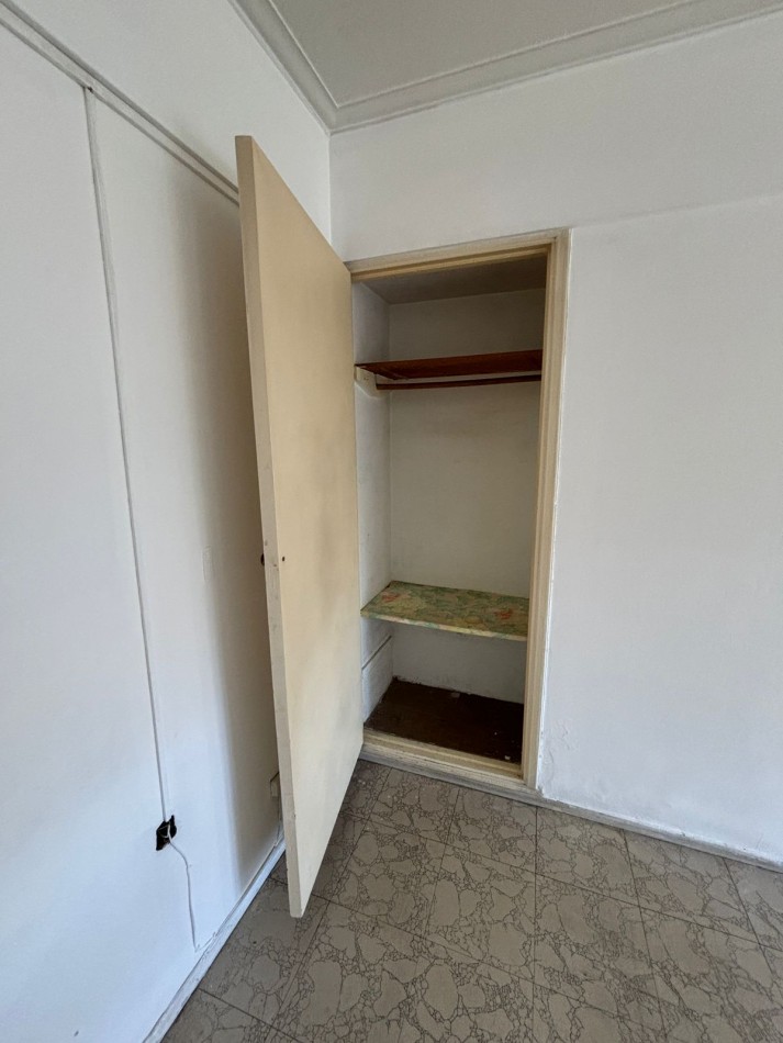 Ambiente al frente con balcon, zona Punta Iglesia