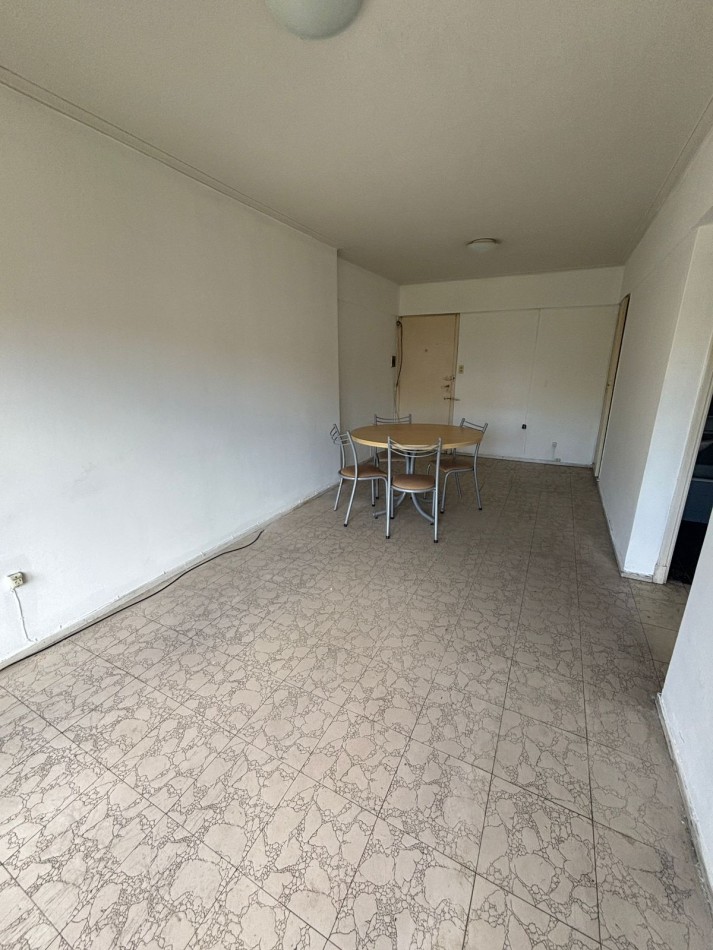 Ambiente al frente con balcon, zona Punta Iglesia