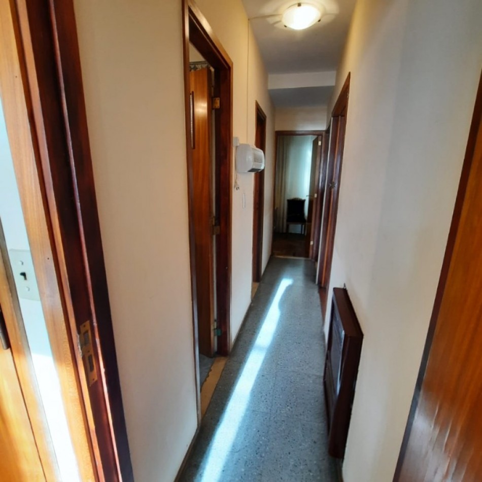 4 ambientes con dependencia, primera linea frente al mar