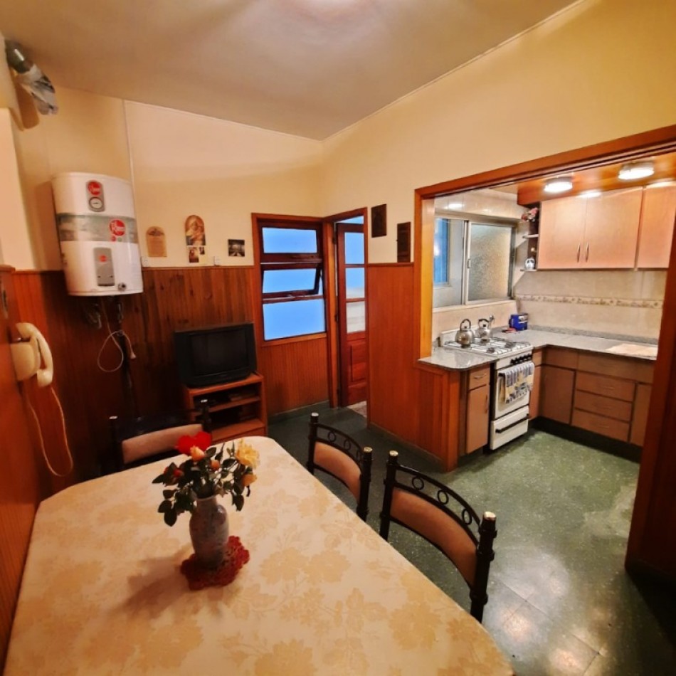 4 ambientes con dependencia, primera linea frente al mar