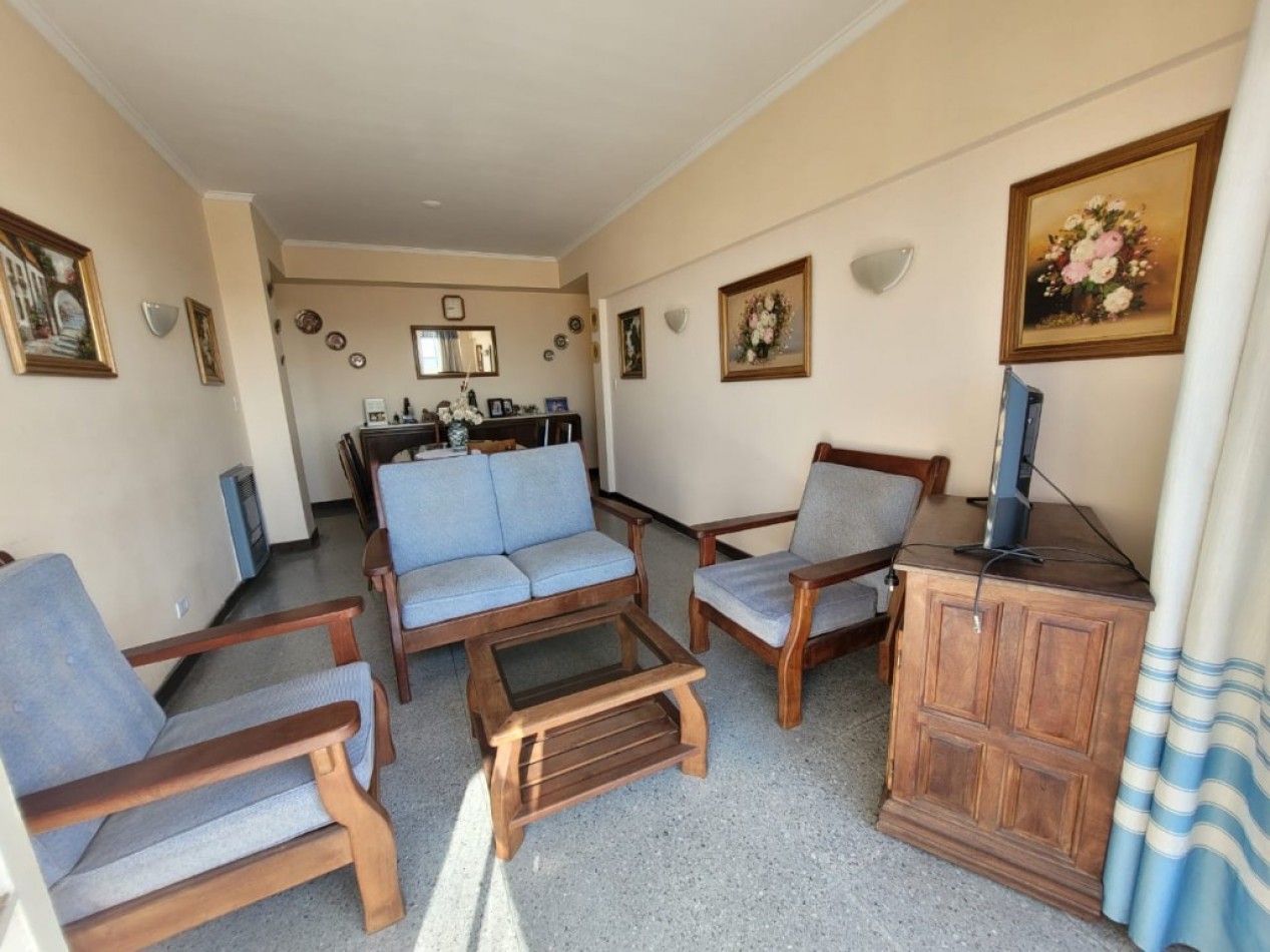 4 ambientes con dependencia, primera linea frente al mar