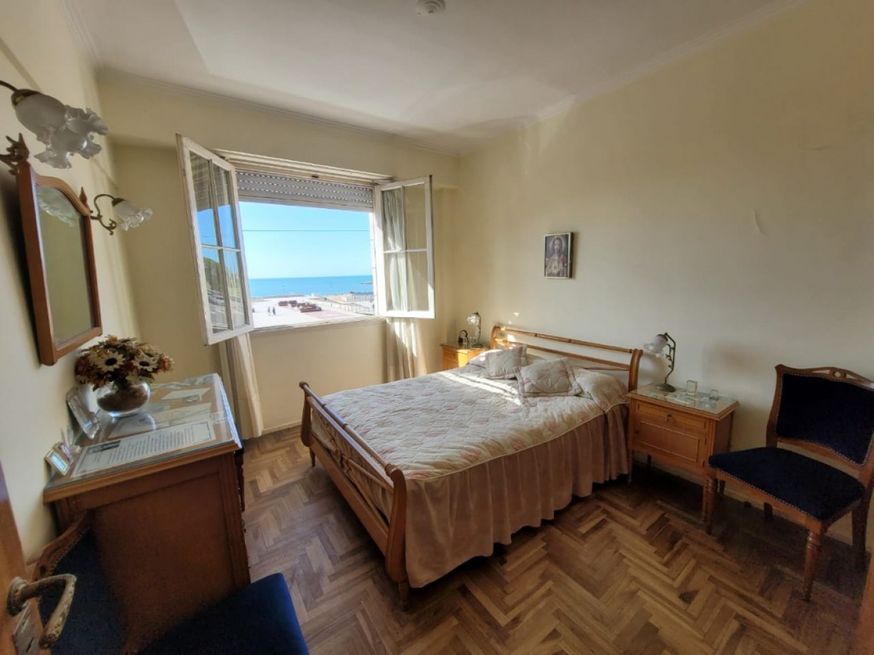 4 ambientes con dependencia, primera linea frente al mar