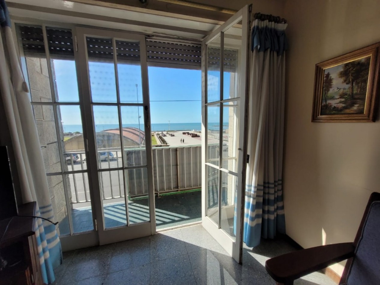 4 ambientes con dependencia, primera linea frente al mar