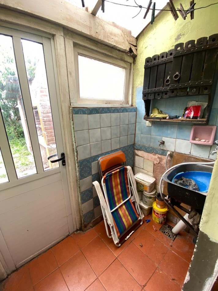 Casa 4 ambientes, garaje y parque, barrio El Progreso