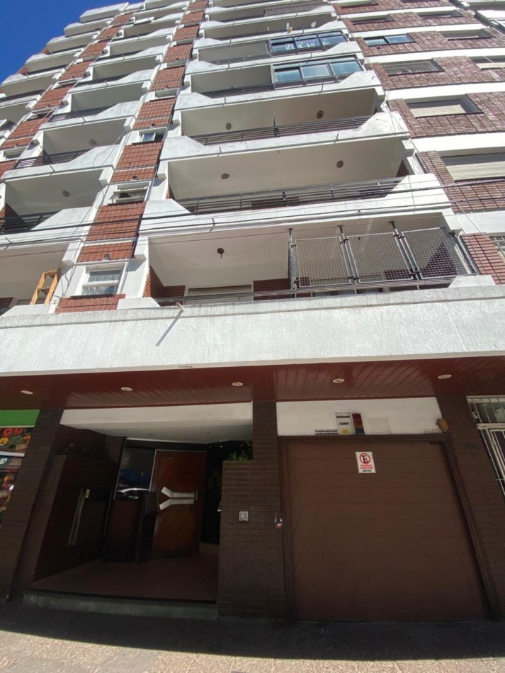 Cochera con montacargas zona Aldrey