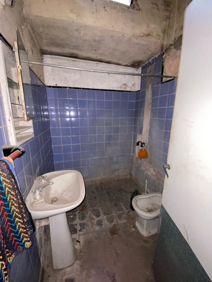 Casa 3 ambientes a reciclar/demoler, barrio 9 de Julio