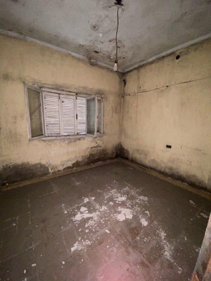 Casa 3 ambientes a reciclar/demoler, barrio 9 de Julio