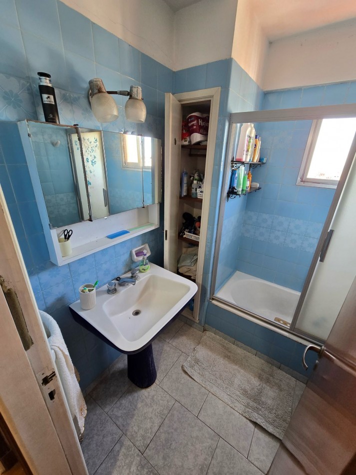 VENTA departamento 3 amb con dependencia, cochera y vista al mar en zona Centro