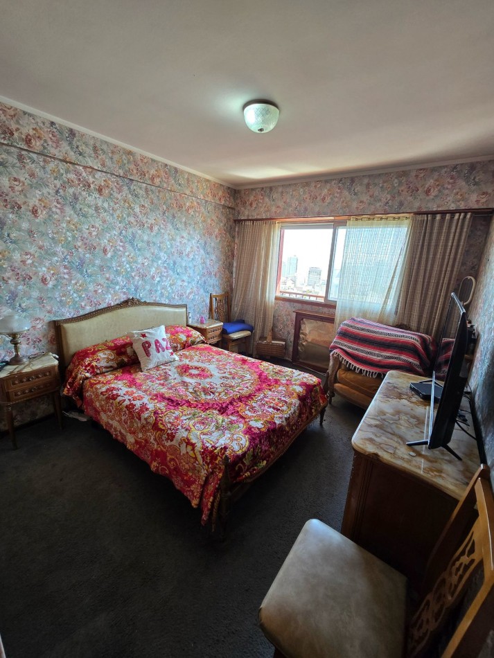 VENTA departamento 3 amb con dependencia, cochera y vista al mar en zona Centro