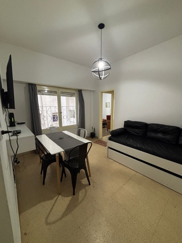 ALQUILER ESTUDIANTIL 2 ambientes zona Plaza Colon