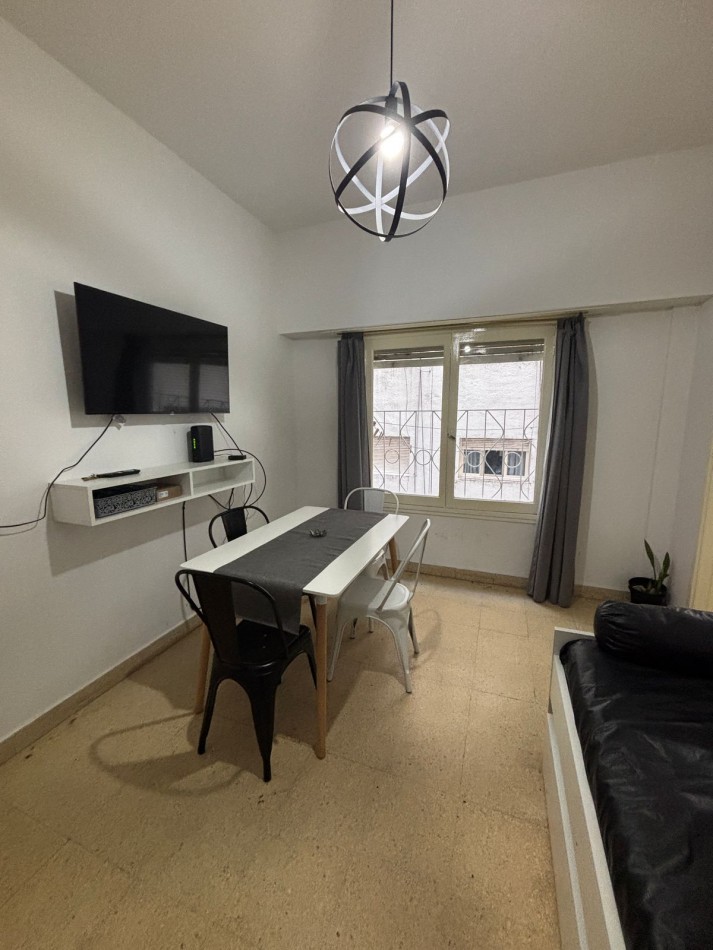 ALQUILER ESTUDIANTIL 2 ambientes zona Plaza Colon