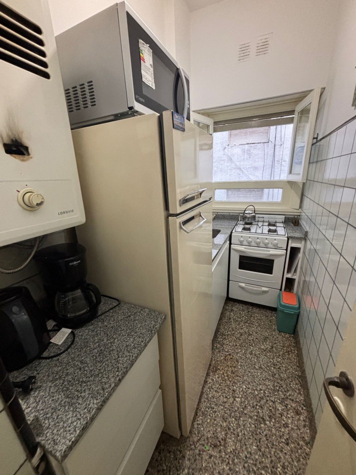 ALQUILER ESTUDIANTIL 2 ambientes zona Plaza Colon