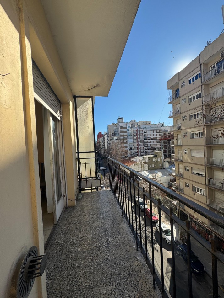 Alquiler 24 meses - Depto 3 amb con balcon a la calle Z/ Paseo Aldrey