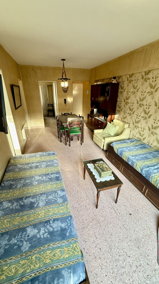 2 ambientes al frente con balcon, zona Guemes 