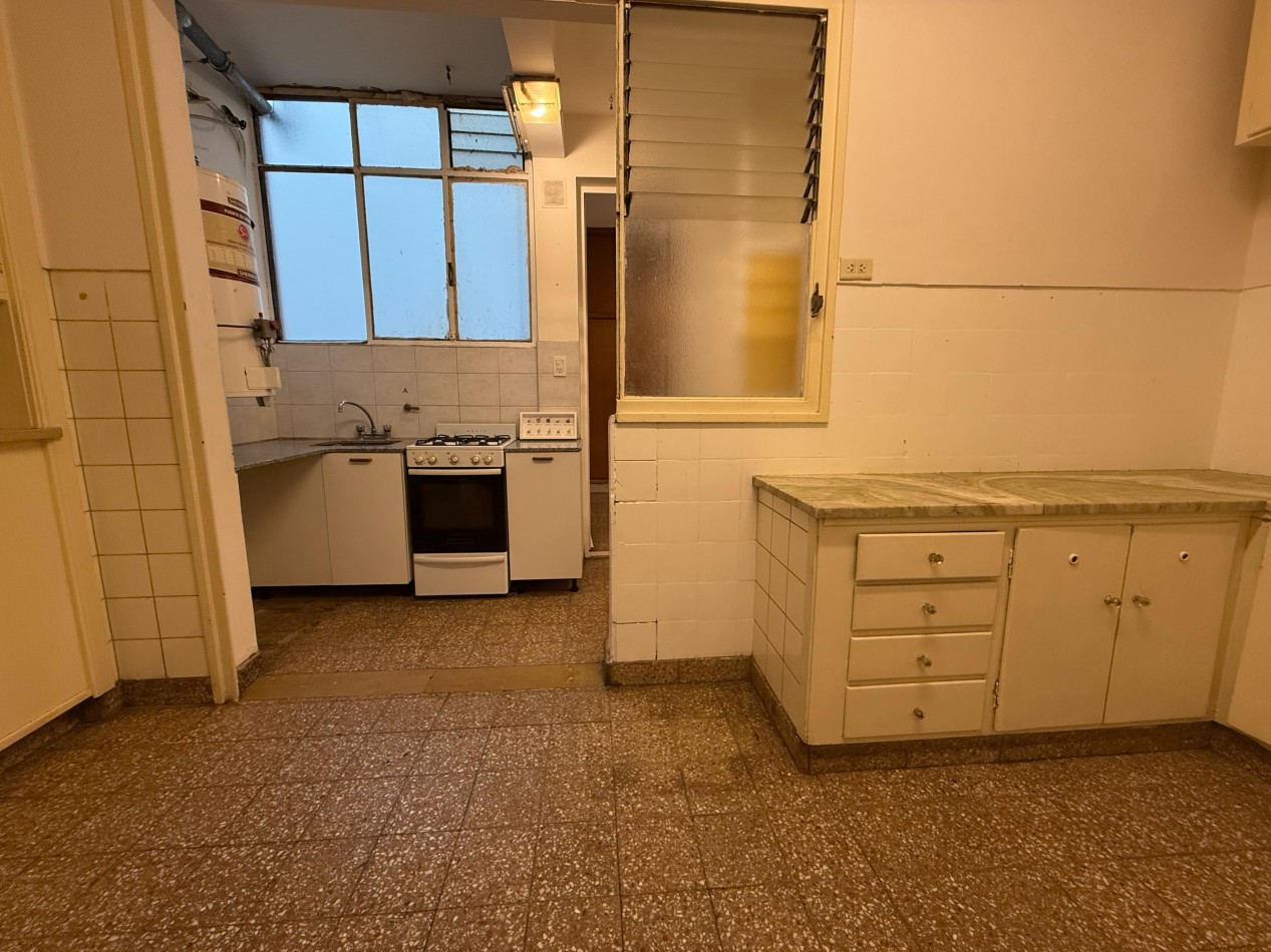 Departamento 3 amb con dependencia Z/Plaza Colon