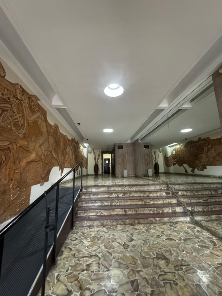 2 amb c/ dependencia, patio y espacio de cochera, zona Paseo Aldrey