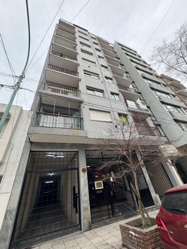 2 amb c/ dependencia, patio y espacio de cochera, zona Paseo Aldrey