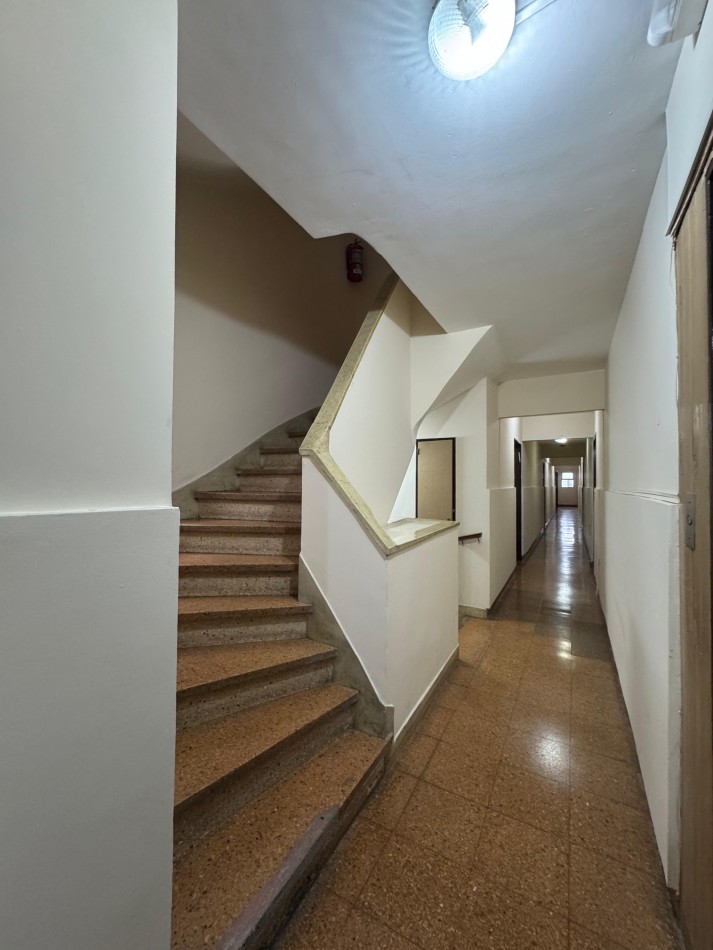 2 amb c/ dependencia, patio y espacio de cochera, zona Paseo Aldrey