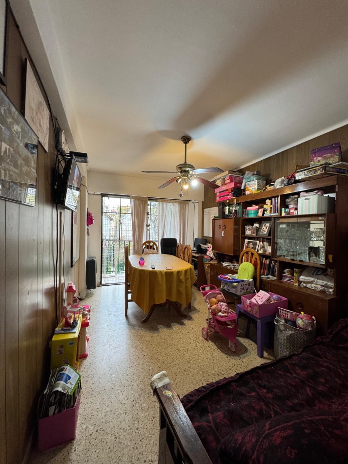 2 amb c/ dependencia, patio y espacio de cochera, zona Paseo Aldrey