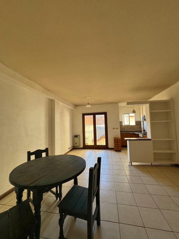 Alquiler 24 meses Monoambiente amplio contrafrente con balcon Z/ FASTA