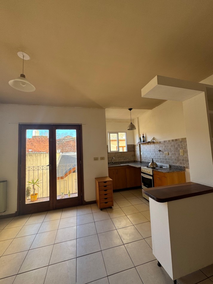 Alquiler 24 meses Monoambiente amplio contrafrente con balcon Z/ FASTA