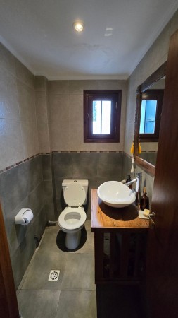 Venta PH independiente 4 ambientes garage y jardin