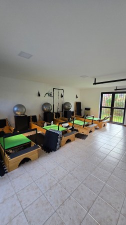 Venta PH independiente 4 ambientes garage y jardin