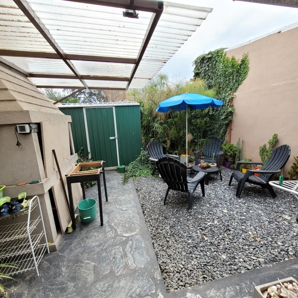 Duplex moderno 3 ambientes, barrio Los Pinares