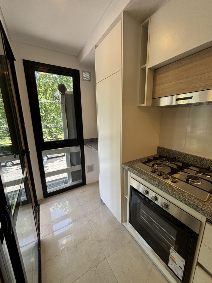 Semipisos de 2 ambientes con amenities, zona San Juan