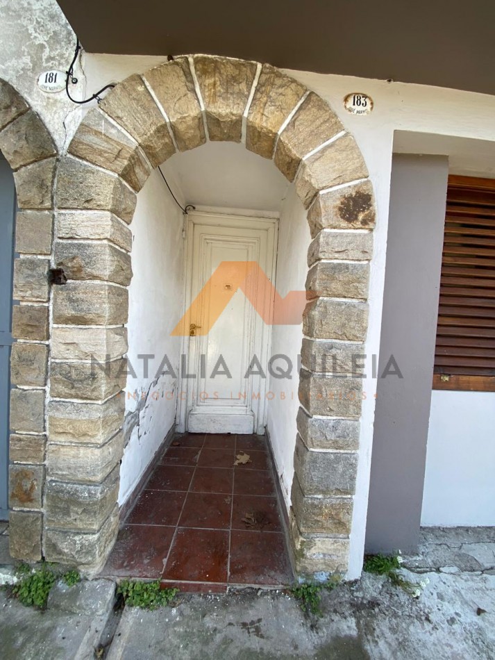 VENTA PARA INVERSION ph 2 amb con 2 patios sin gastos en Parque Luro