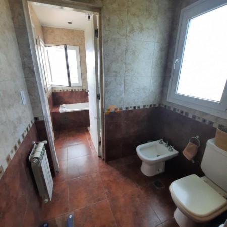 Casa 5 amb con piscina estilo moderno. Arenas del Sur